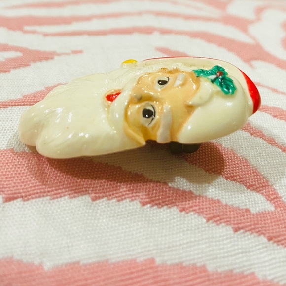 D14-Vintage Santa Face Collectible Pin/Brooch - Picture 6 of 10